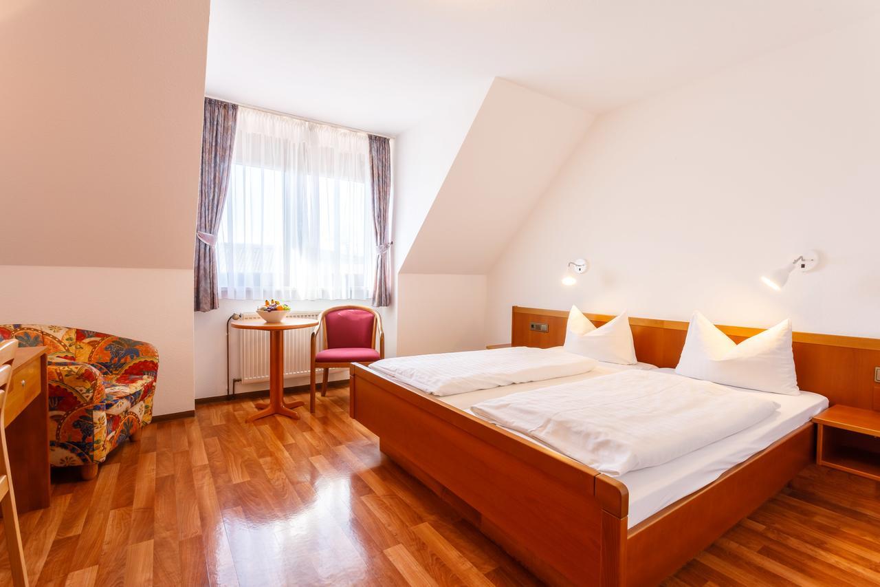 Hotel Spitzenpfeil Michelau in Oberfranken Luaran gambar